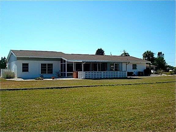 4th image of 1421 Lakeside Dr