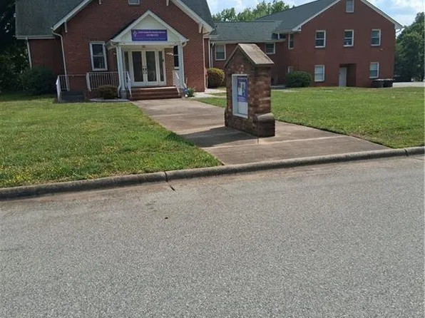 1204 Picard St, Greensboro, NC 27405