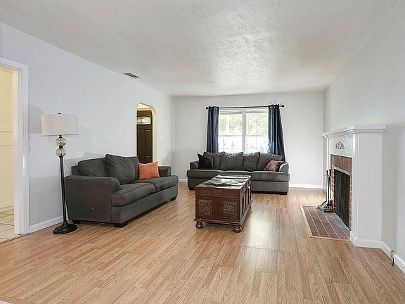 4th image of 1523 Virginia Ave