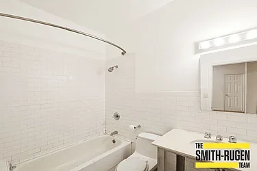 Rented by R New York