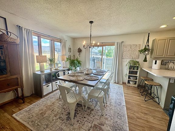 3rd image of 208 Jacobs Way NE