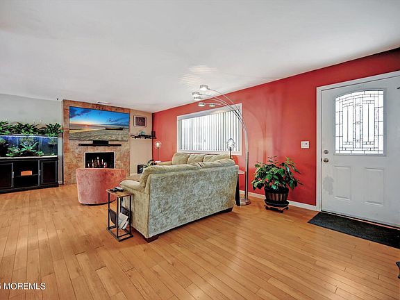 3rd image of 1433 1st Avenue