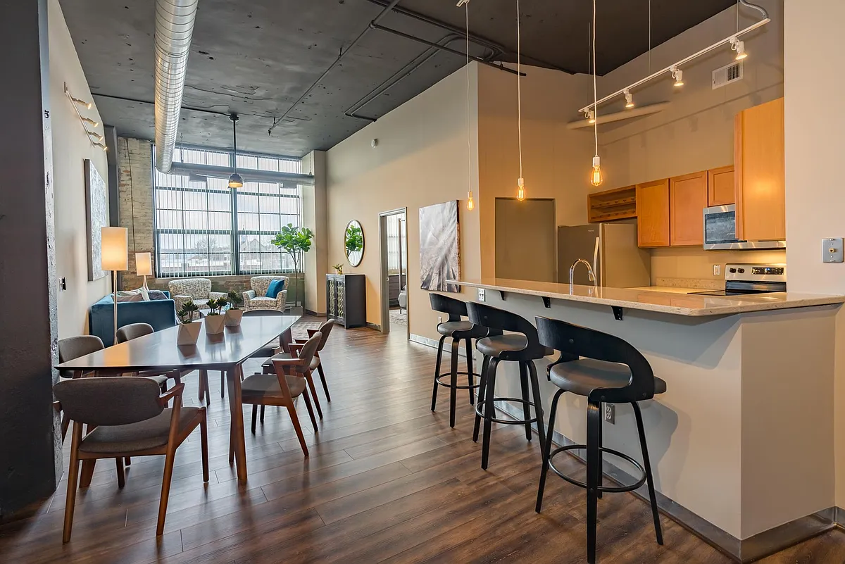 Remodeled Apartment - TipTop Apartments