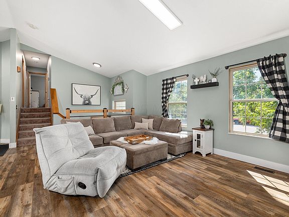 4th image of 203 Fallen Timbers Ct