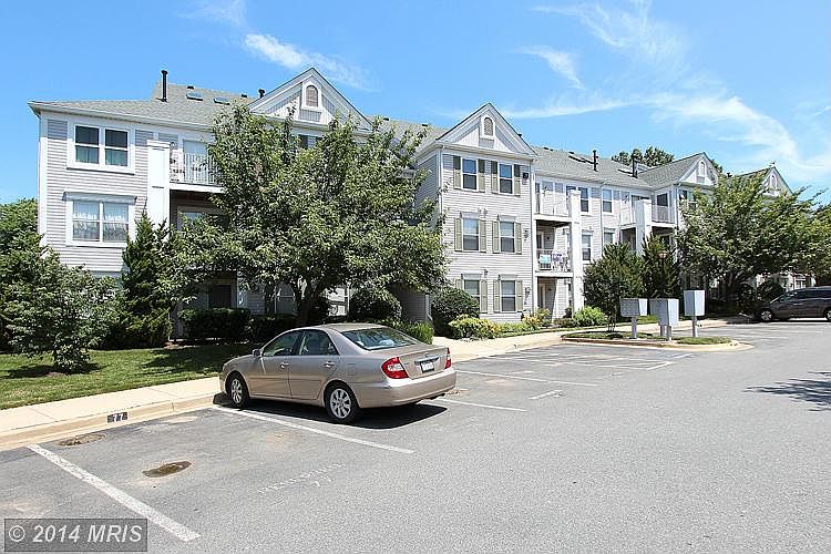 1st image of 10019 Vanderbilt Cir #516