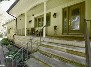 1690 Hendrie Rd, Springwater, ON L9X0Z2