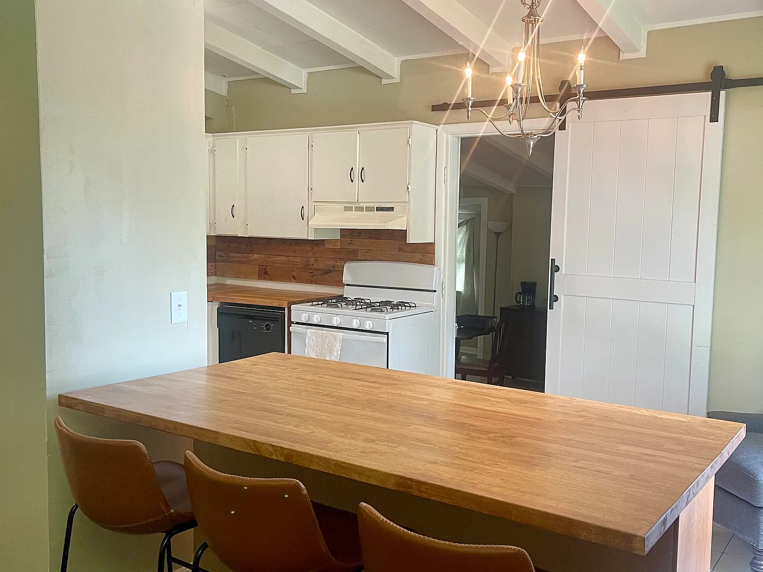 4536 Timothy St — Photo 2