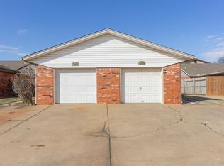 1303 Sequoyah St, Moore, OK 73160
