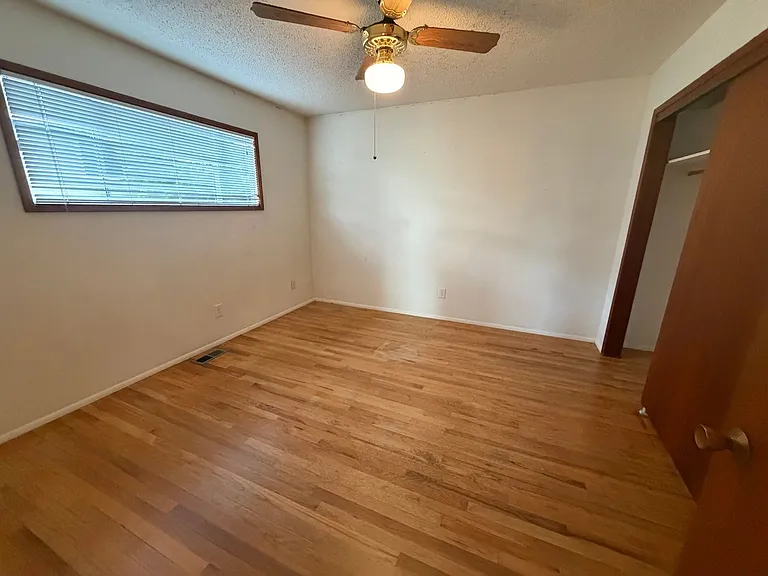 2729 Ash St — Photo 3