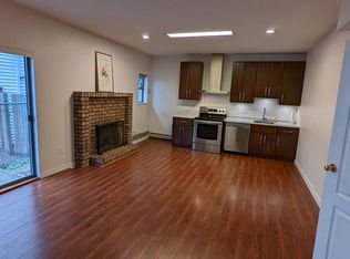 1400 Lansdowne Dr, Coquitlam, BC V3E1Y4