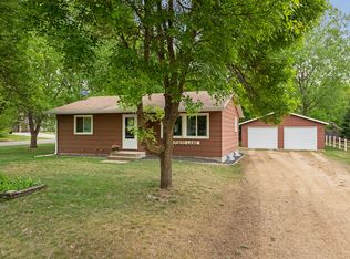 8 Pinto Ln SE, Isanti, MN 55040