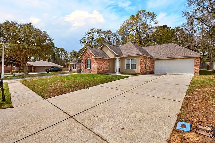 10261 English Manor Dr — Photo 3