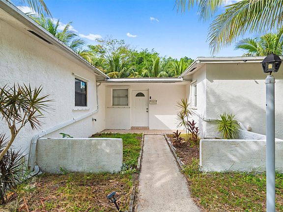 2nd image of 851 SW 66th Avenue