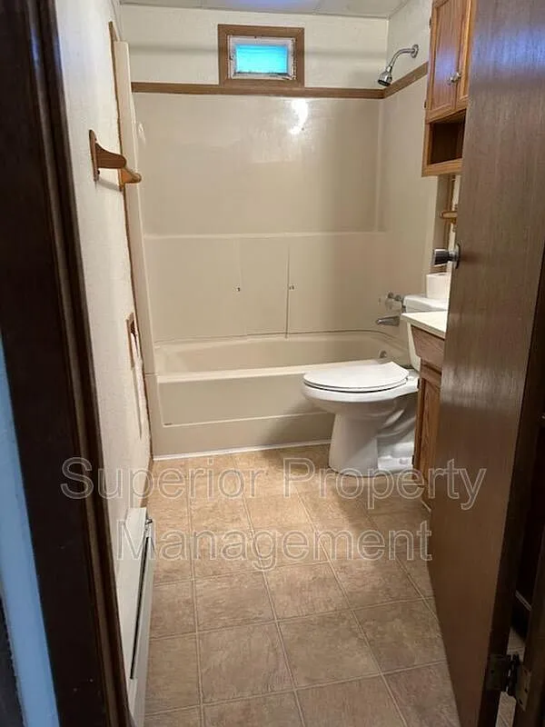 2 bed, 1.0 bath, 650 sqft, $800 — Photo 3