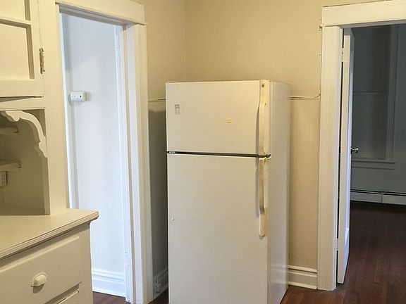 5th image of 251 Beacon Ave APT 12