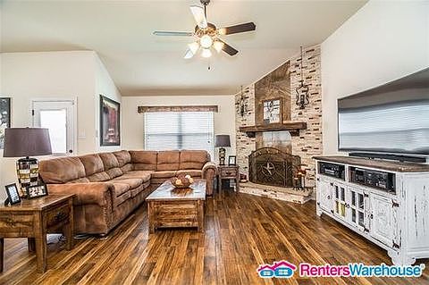 3rd image of 2724 Cascade Cove Dr