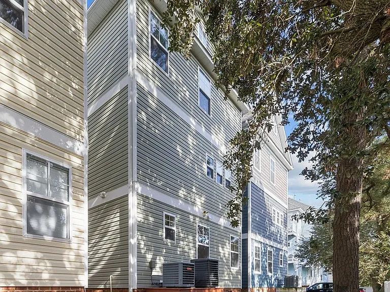 9518 3rd Bay St #112 — Photo 38
