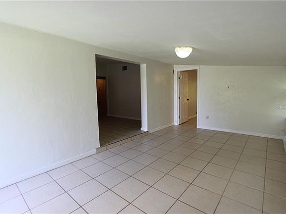 3rd image of 3519 Sleepy Hollow Ln