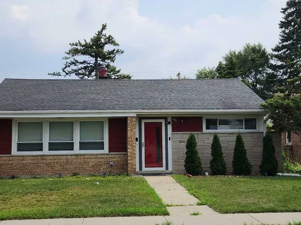 949 W Grant Dr, Des Plaines, IL 60016
