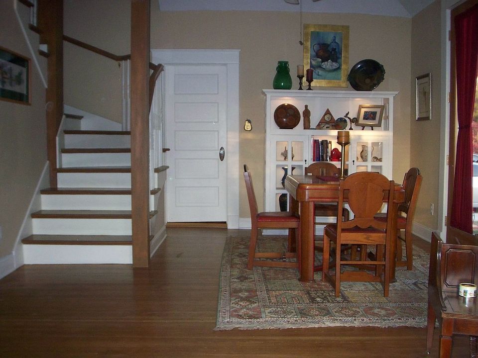 Great open floor plan. Dining room