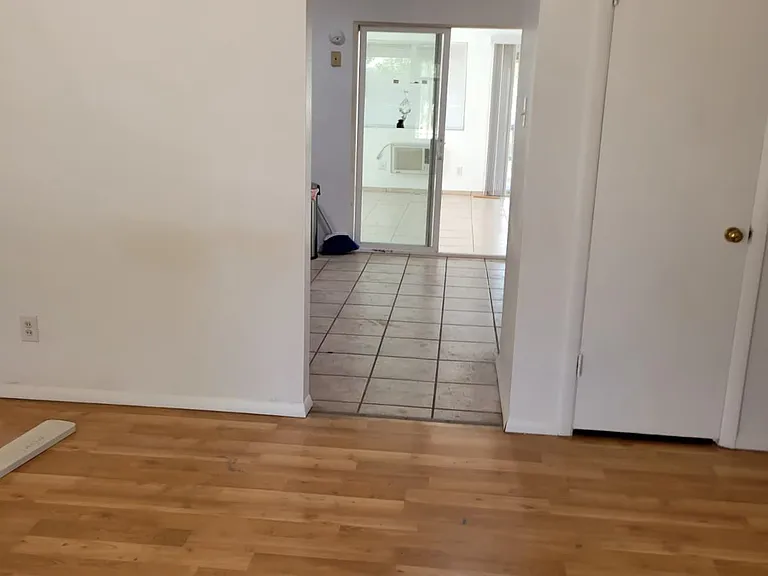 825 Grace St NE — Photo 14