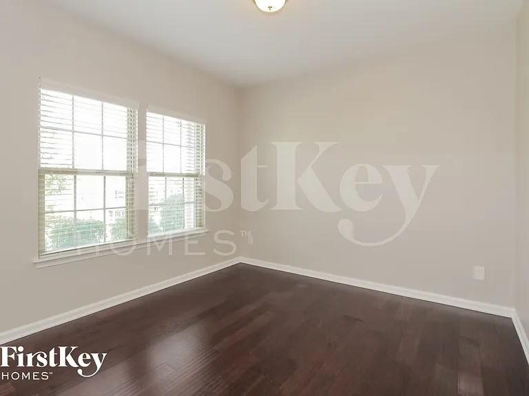 124 Alborn Dr — Photo 14