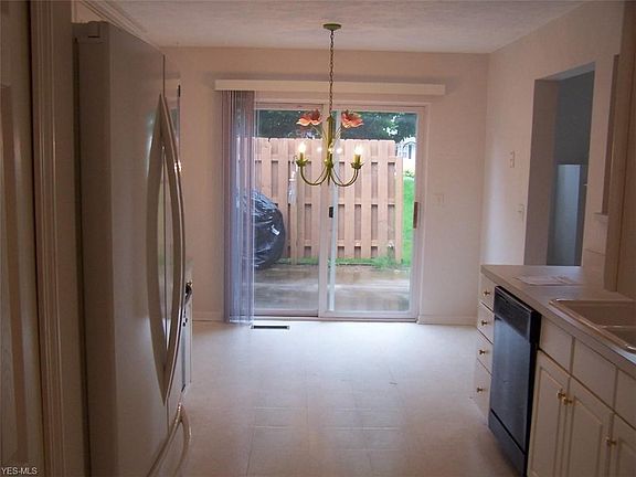 4th image of 7299 Lilac Ct #14A