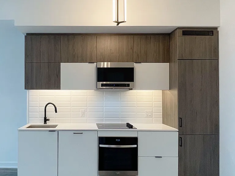 8888 Yonge St #609 — Photo 3