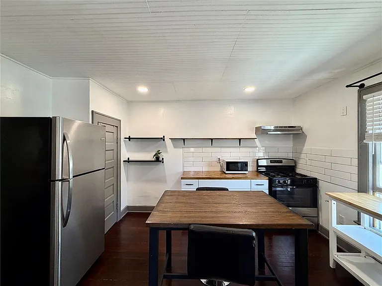 1057 7th Ave N #3 — Photo 5