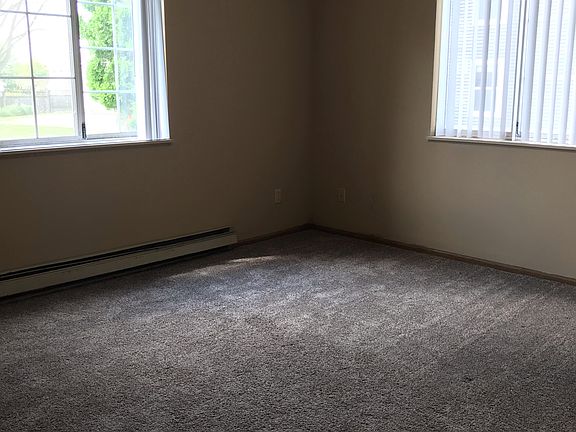 4th image of 1036 Abbey Ct APT 4