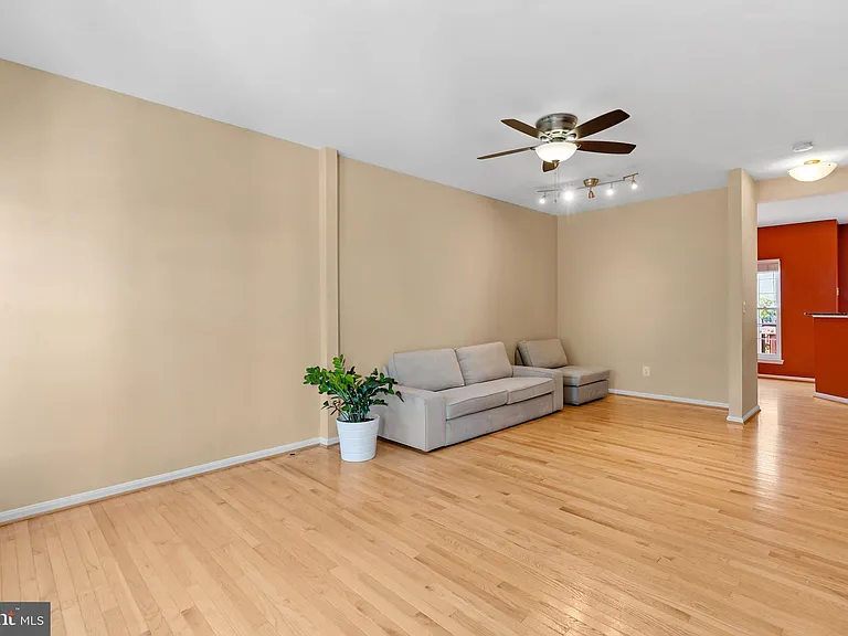 13129 Englishwood Ln — Photo 6