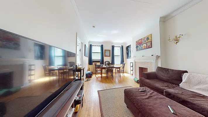 Rented by Bond New York | media 33