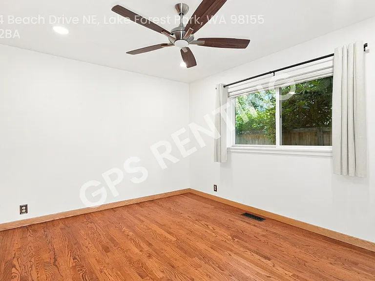 17224 Beach Dr NE — Photo 13