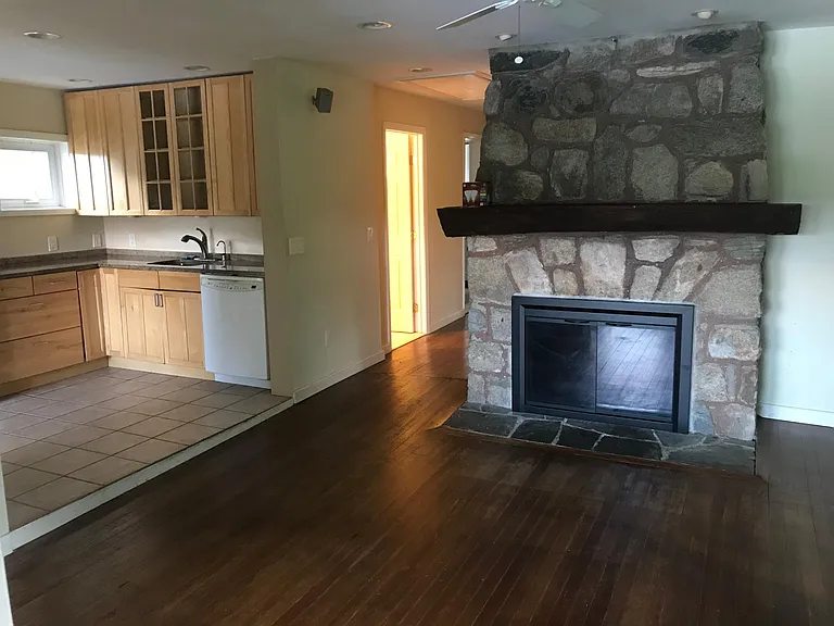 299 Lake Dr #1 — Photo 20