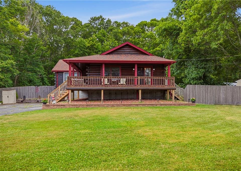 1st image of 219 Pelletier Ln