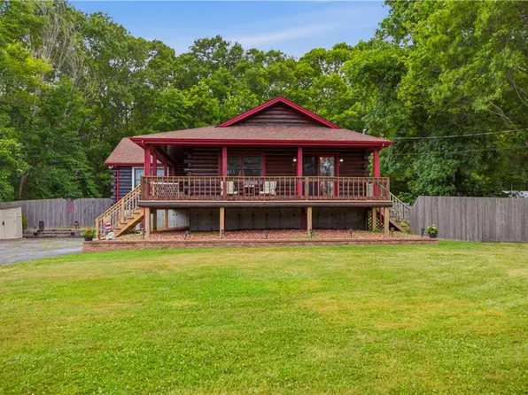 219 Pelletier Ln, Tiverton, RI 02878