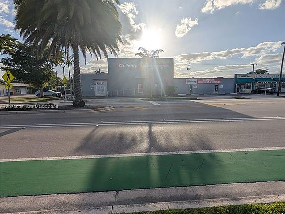 5th image of 3555 N Andrews Avenue