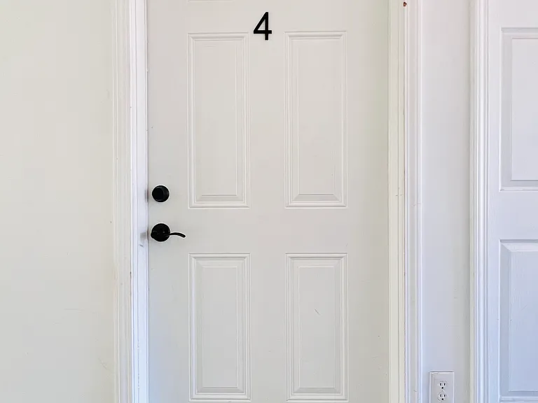 3835 Whittier Blvd #4 — Photo 2
