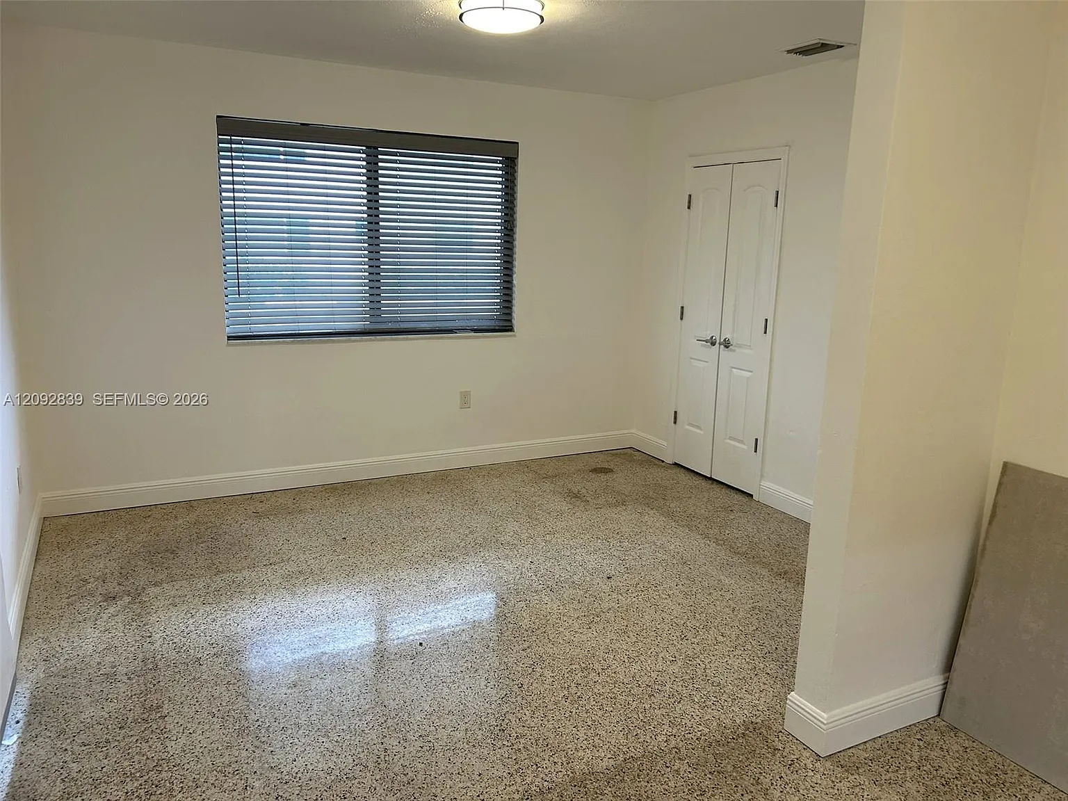 Biscayne Court — Photo 3