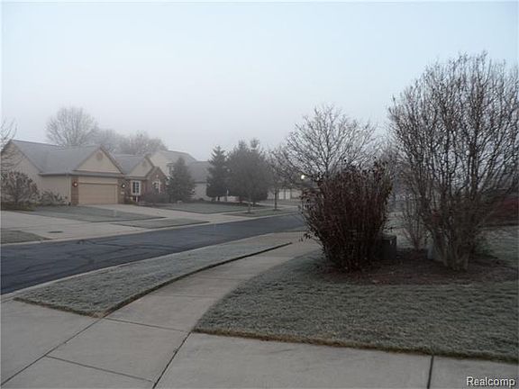 2nd image of 324 Pinecliff Ct