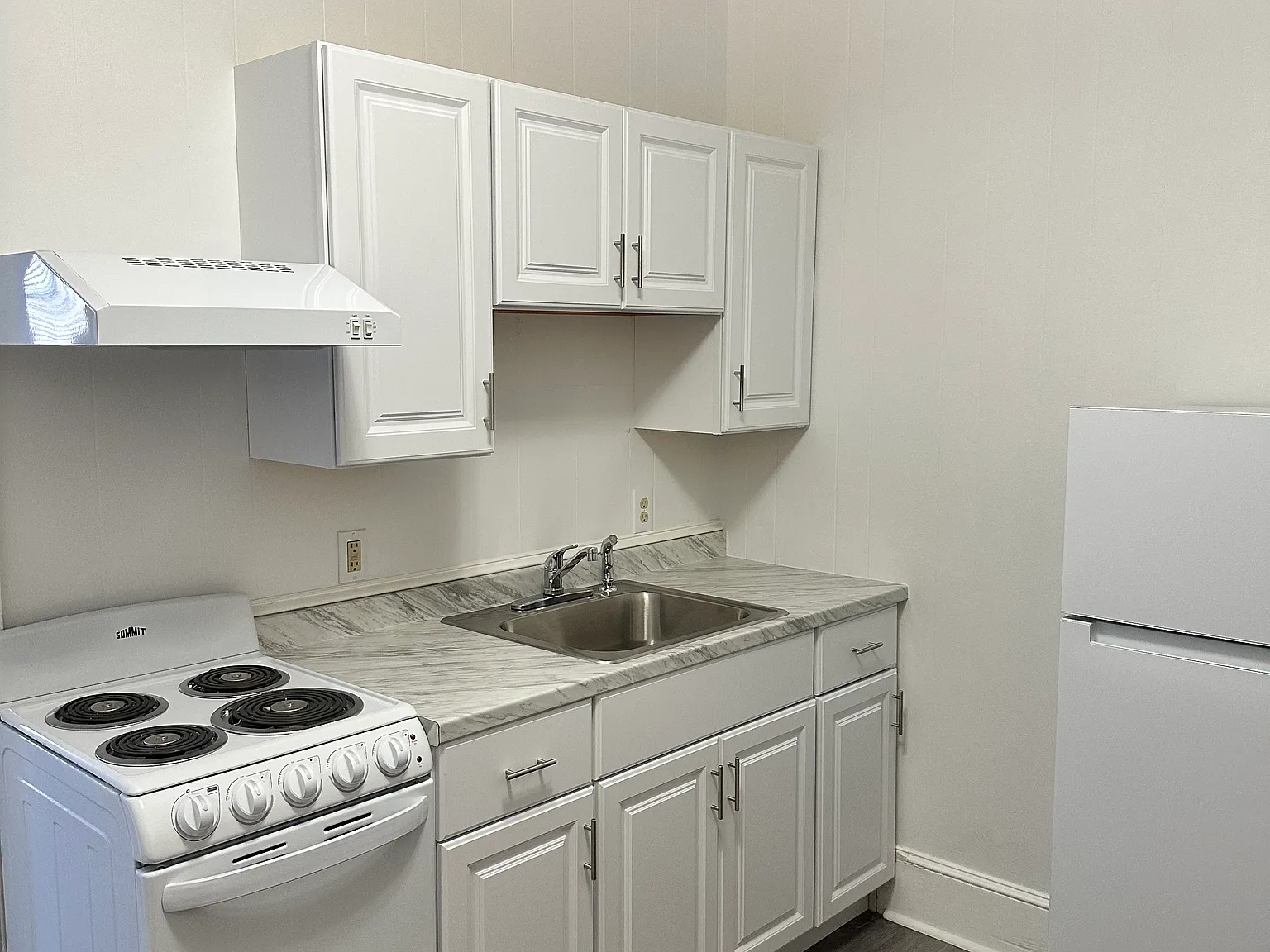 Studio, 200 sqft, $1,400 — Photo 1