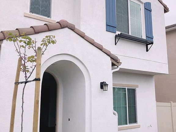 2nd image of 5598 Mission Blvd