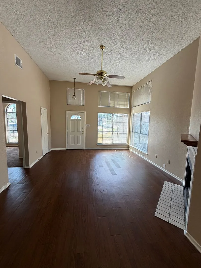 Marvelous in Mesquite — Photo 3