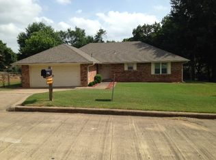 1015 E 13th St, Claremore, OK 74017