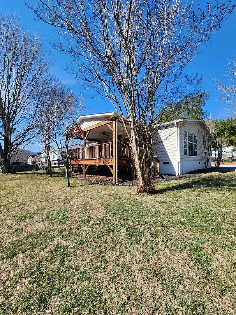 Black Mountain Rental with Garage! — Photo 1