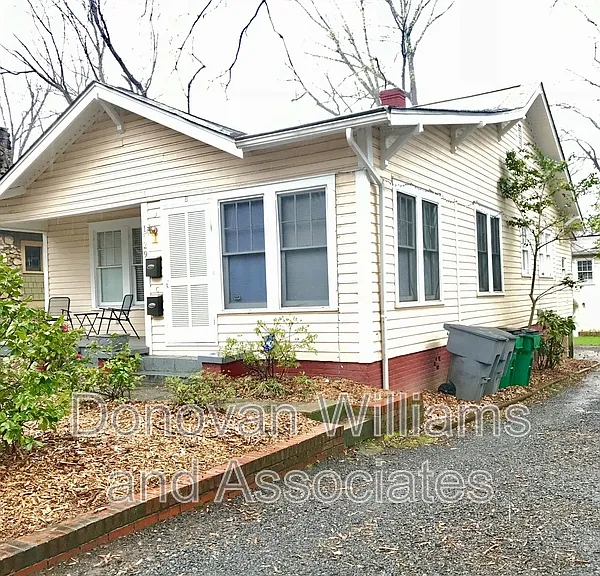 1529 Thomas Ave #B — Photo 2