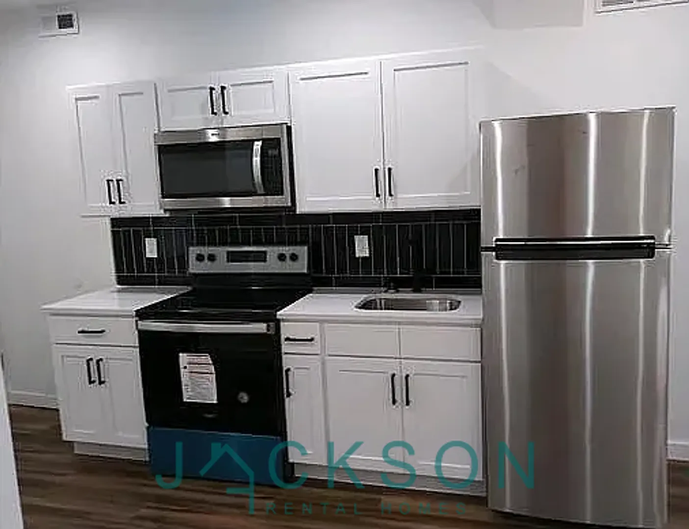 Cozy 2BR Home in Allegheny West — Photo 2