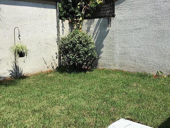 4th image of 2535 Dauphine Ct E