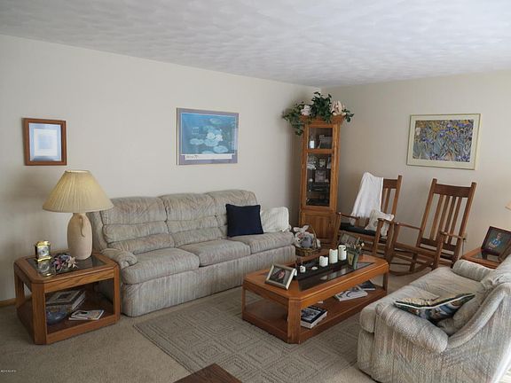 2nd image of 5101 Creekview Dr SE