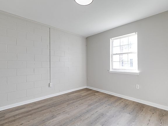 4th image of 1901 Whitcomb St APT 4